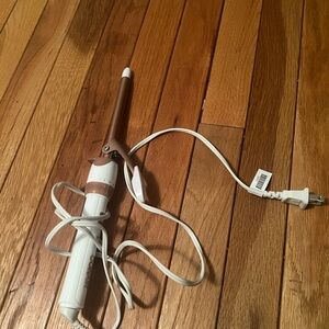 Conair White and Gold 1/2” Curling Iron